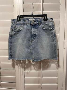 Moussy Vintage Distressed Denim Mini Skirt Size 28 Japan Made Raw Hem Button Fly